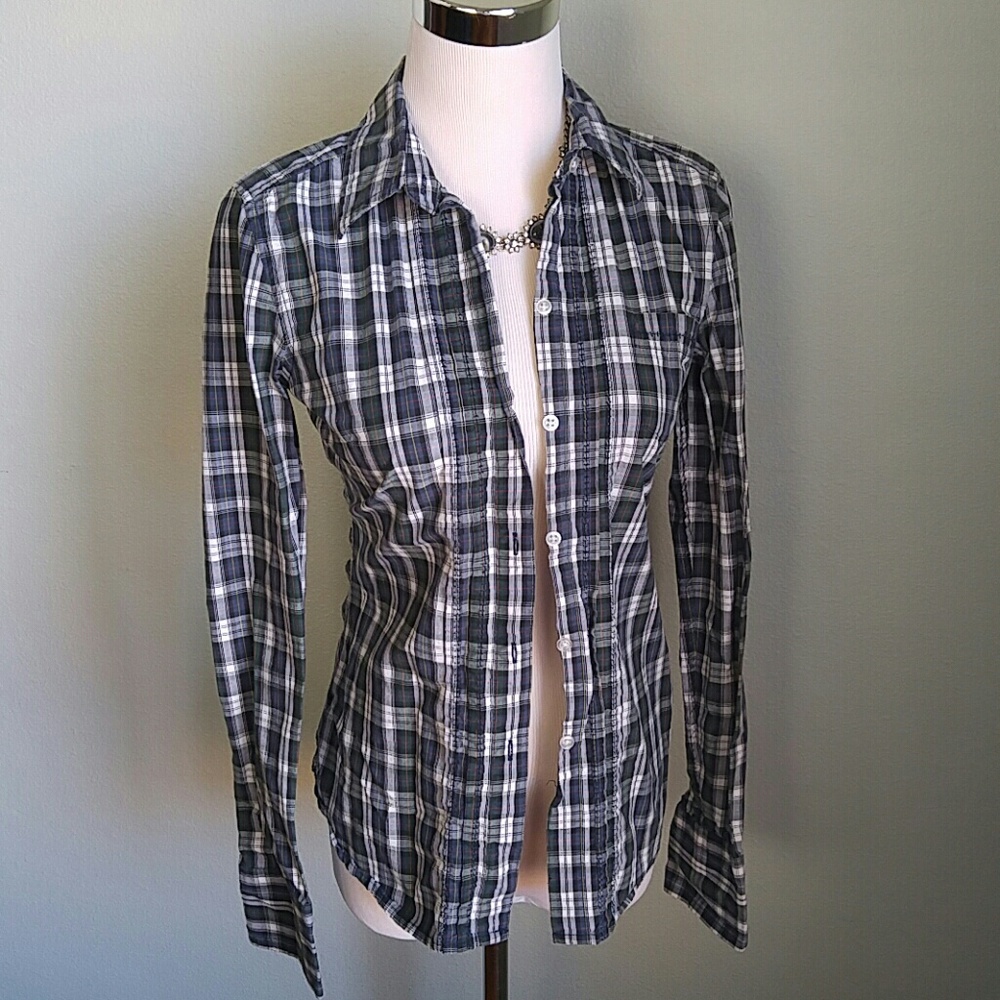 American Eagle plaid button down shirt